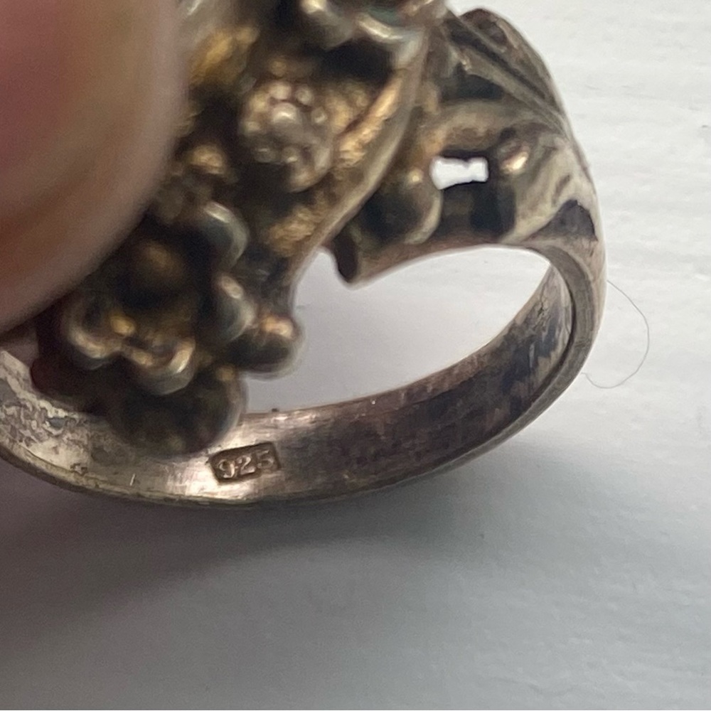 Sterling and green stone ring - Picture 5 of 11